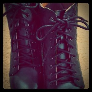 Shoe Dazzle Lace  up booties